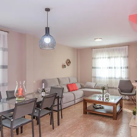 Prázdninový dům 4 Bedroom Beautiful In *